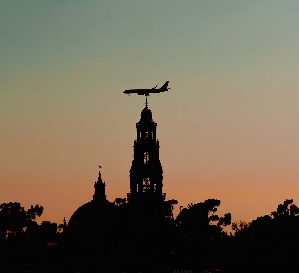 aircraft plane over city airplane