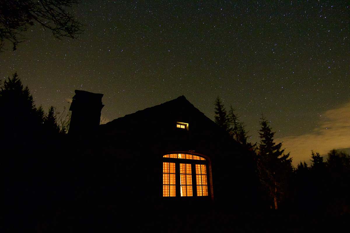 building silhouette photo of house tower