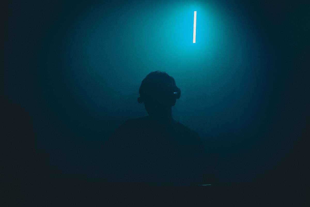 man silhoutte of persion male