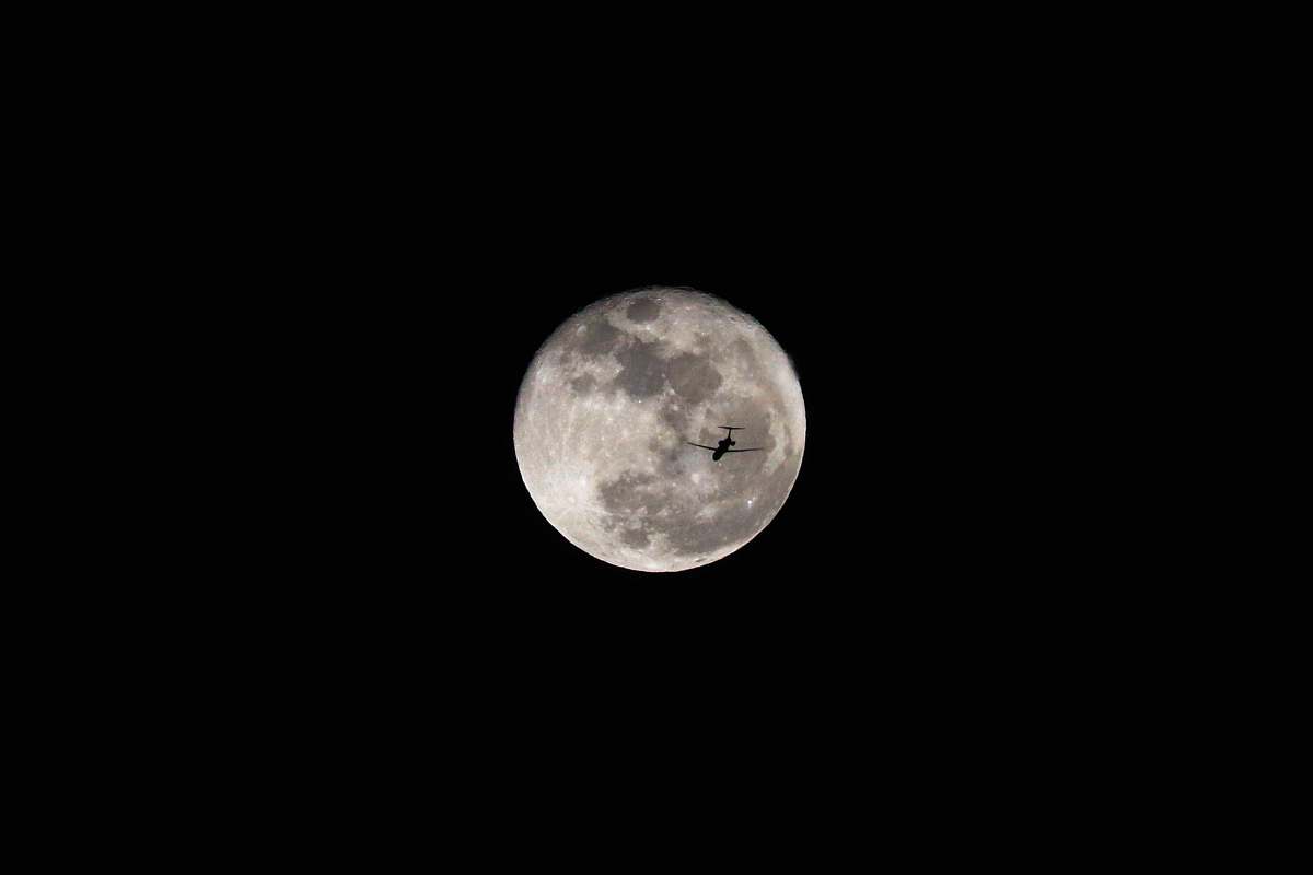 moon full moon during the night black