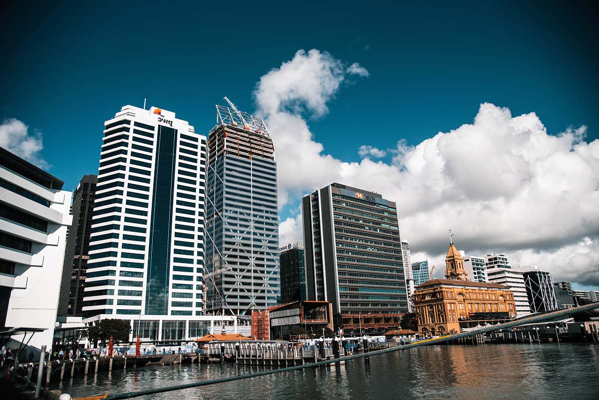 city white clouds over city by the bay at daytine town