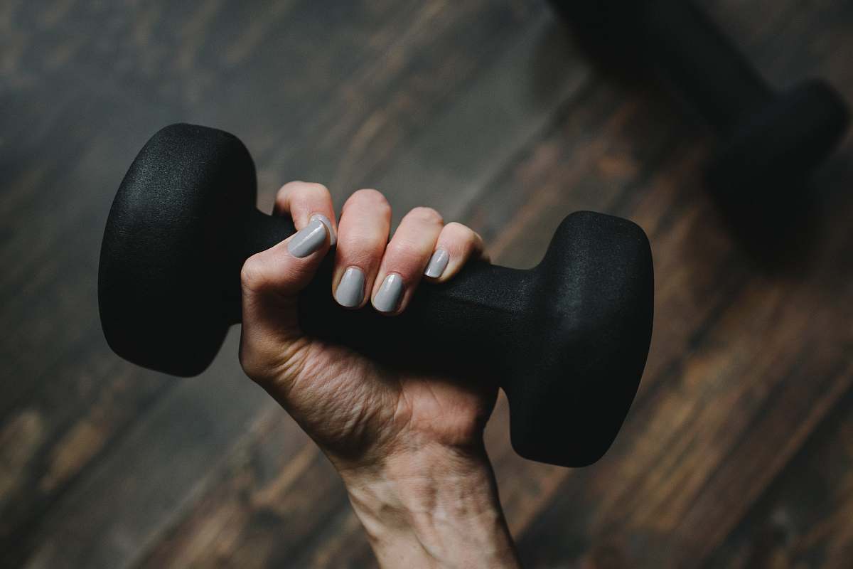 hand black dumbbell human