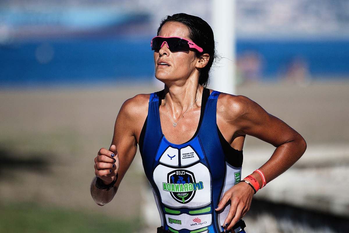 sport selective focus photography of woman running athlete