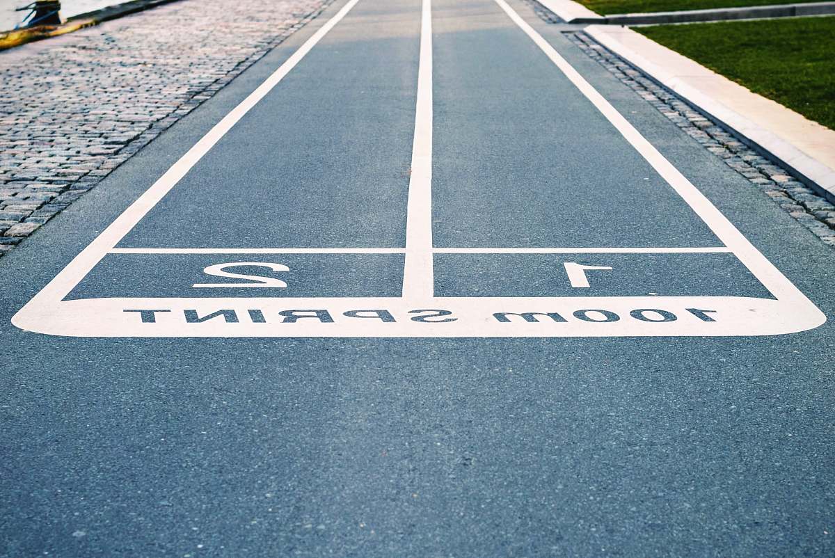 speed 100 meter dash lane competition