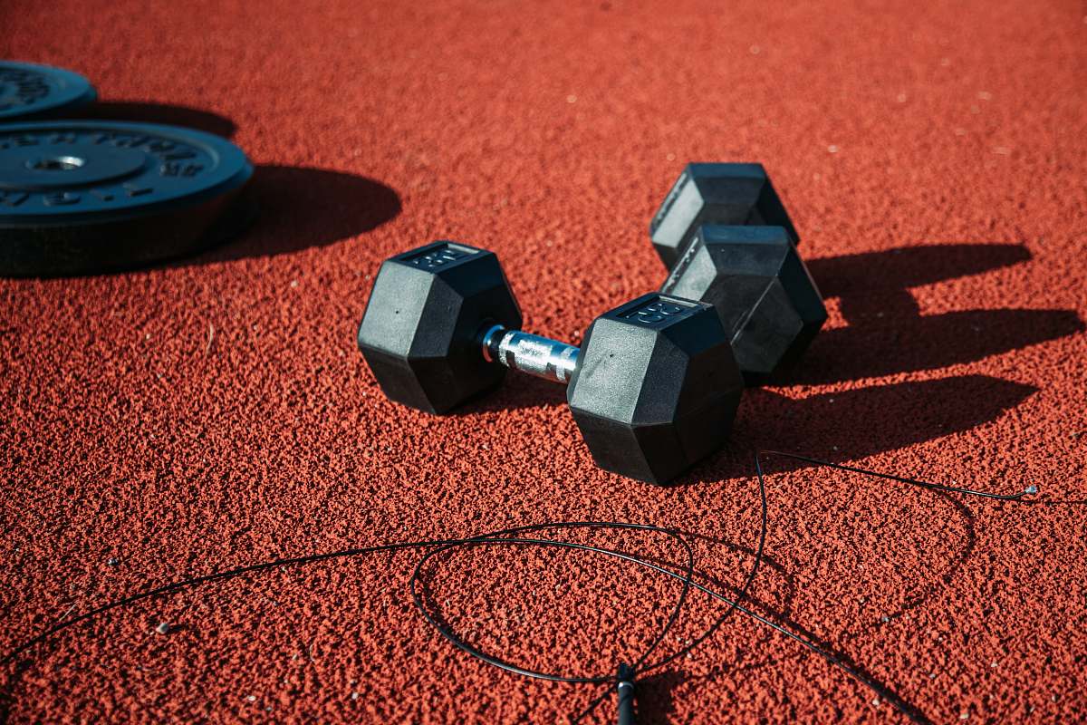 sphere pair of black dumbbells fitness