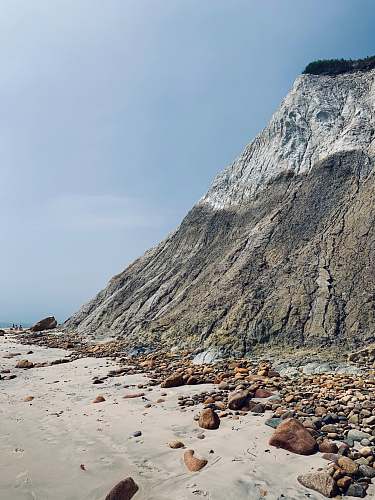 cliff grey mountain during daytime outdoors