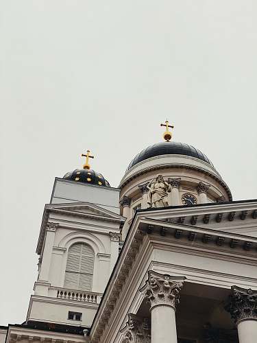 building architectural photography of white cathedral dome