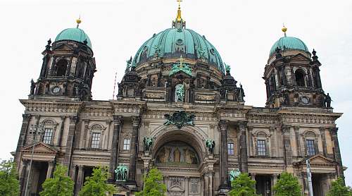 building brown and black cathedral dome