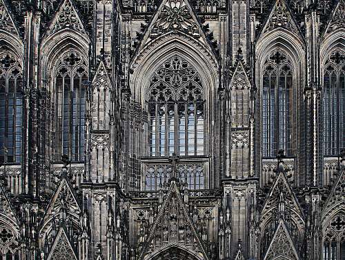 building closeup photo of Cologne Cathedral cathedral