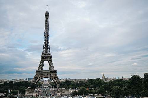 building Eiffel tower during daytime tower