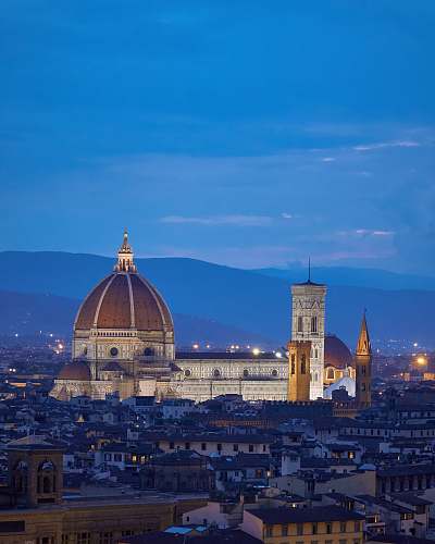 building Florence cathedral during night dome