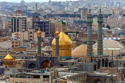 building gold mosque dome