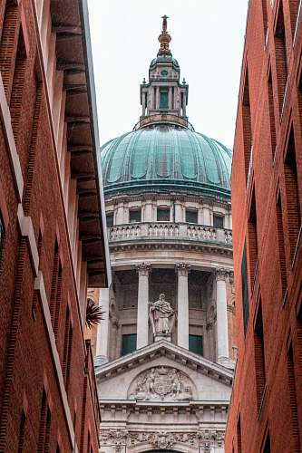 building green and white domed building dome