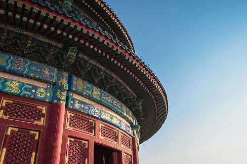 building red and blue pagoda dome