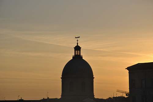 building silhouette photo of cathedral dome