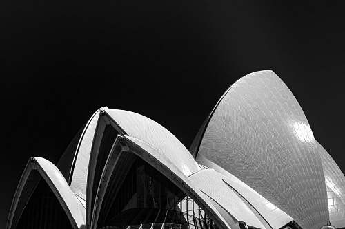 building Sydney Opera house black-and-white