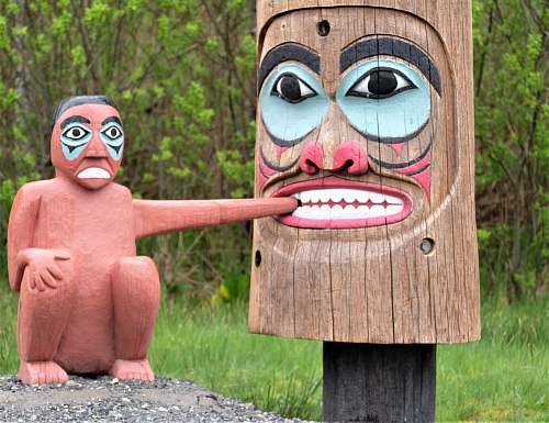 building Tiki head wooden decor symbol