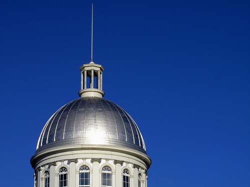 building white and gray concrete building close-up photography dome