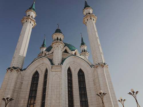 building white concrete cathedral dome