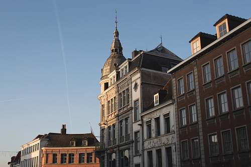 architecture photo of white and beige catedral spire