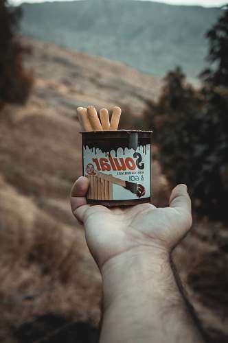 hand Soular can finger