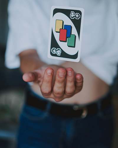 finger Uno +4 card hand