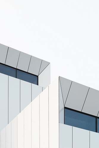 building white wooden 3-layer shelf window