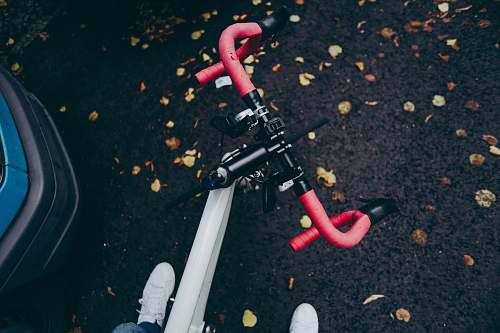 bicycle photo of red and gray bicycle berlin