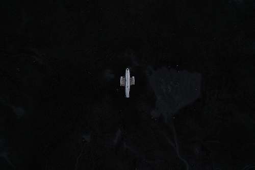 islande black and white plastic tool solheimasandur plane wreck