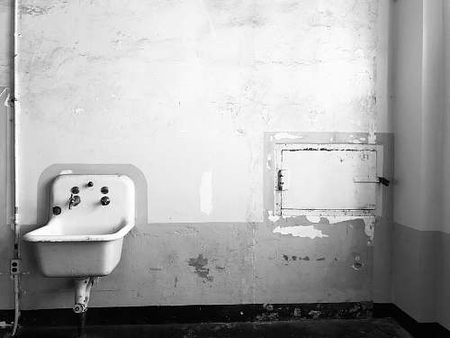 tub white wall sink bathtub