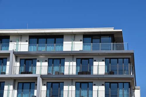 city white concrete structure high rise