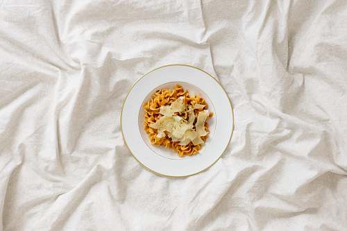 dinner pasta with sauce on plate food