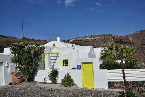 building white painted concrete house countryside