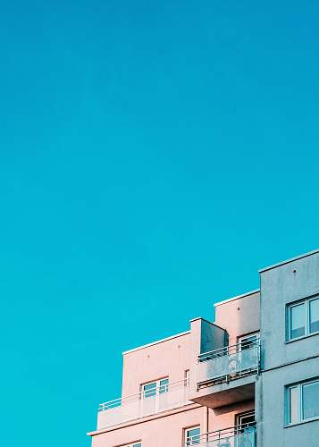 building white structure under blue sky urban