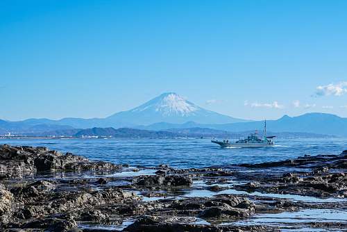 nature boat sailing\ mountain
