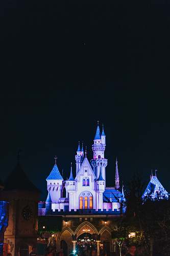 building architectural photography of white and blue house spire