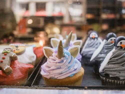 cupcake cupcakes with frosting on top cream
