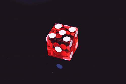 game 6-sided die displaying 5 sweden