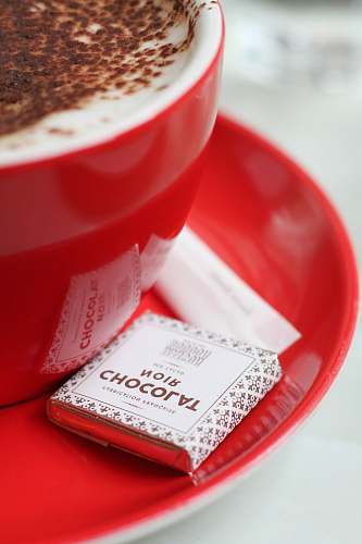 chocolate red ceramic mug with suacer paris