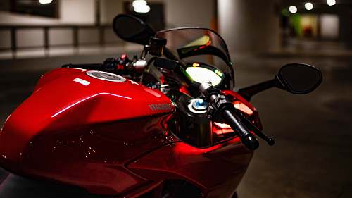 vehicle closeup photography of sports bike on street motorcycle