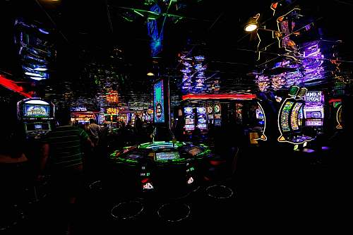 game people in gaming room slot