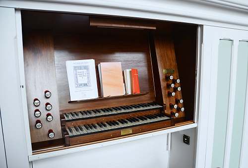 piano brown piano derby