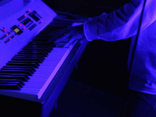 piano person playing keyboard keyboard