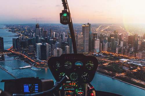 city aerial photography of high-rise skyline buildings near body of water during daytime chicago