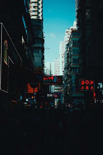city gray and white concrete city buildings during daytime metropolis