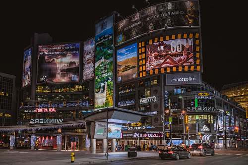 urban electronic advertisements on buildings toronto