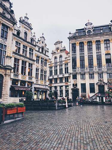 path Grand Place of Brussels during daytime walkway