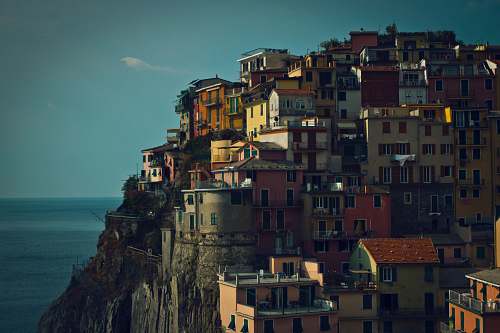 houses landscape photography of houses on mountain water