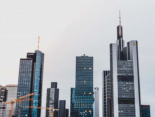 building photography of building during daytime town