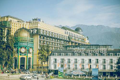 building BB Hotel Sapa during daytime downtown